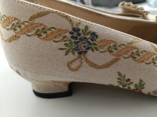 Traje Fallera Niña Con manteletas Con zapatos