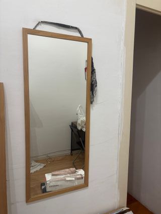 Specchio con cornice in legno naturale