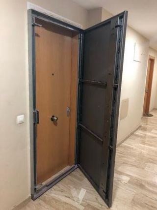 Puertas y Ventanas Antiokupas