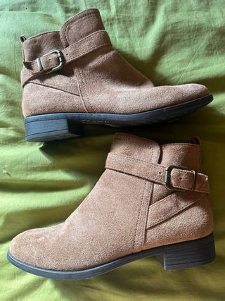 Botines Beige/Marrón con Hebilla