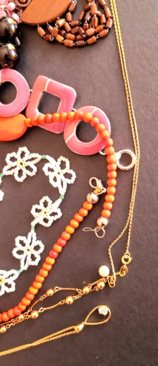 Lote Bisutería Collares y Broches