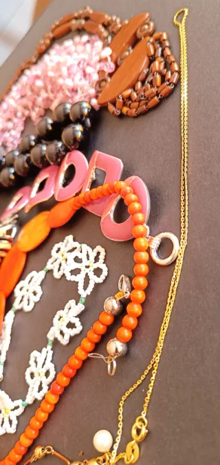 Lote Bisutería Collares y Broches