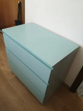 Cómoda Malm Ikea 3 cajones azul clarito