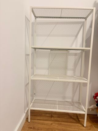Estantería metálica blanca
