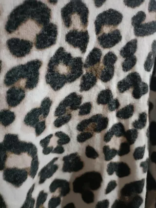 Jersey Bershka estampado leopardo