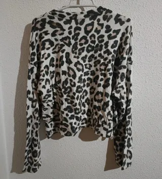 Jersey Bershka estampado leopardo