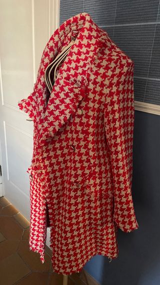 Chaqueta de cuadros roja y blanca