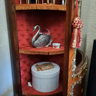 Vitrina Esquinera Marquetería Clásica