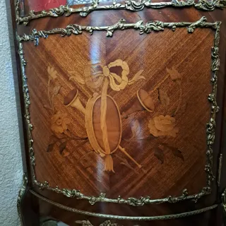 Vitrina Esquinera Marquetería Clásica