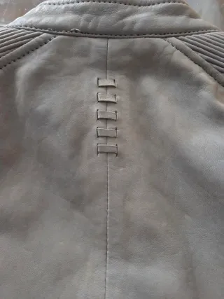 Chaqueta de piel gris hombre