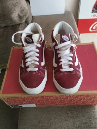 Zapatillas Vans Rojas y Blancas