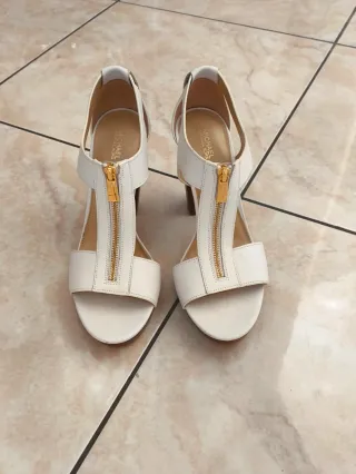 Sandali Michael Kors bianche con zip oro