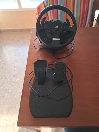 Volante Thrustmaster T150 + Pedales PS4