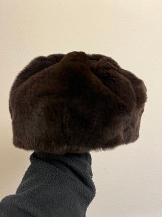 Sombrero ruso marrón hecho a mano