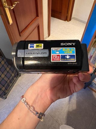 Cámara de vídeo Sony Handycam DCR-SX85