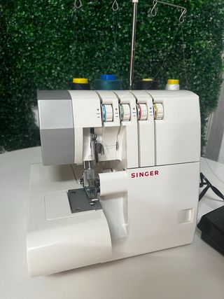 Máquina Remalladora Singer