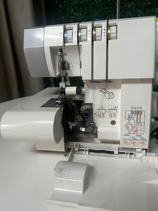 Máquina Remalladora Singer