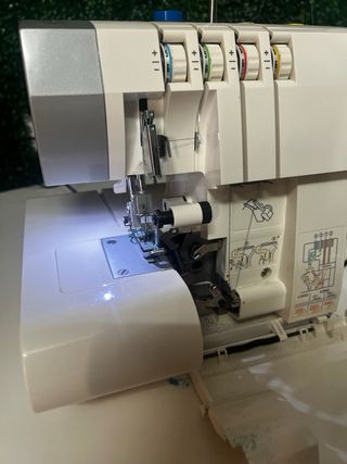 Máquina Remalladora Singer