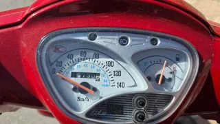 Tipo vespa Kymco Like 125cc Scooter Roja