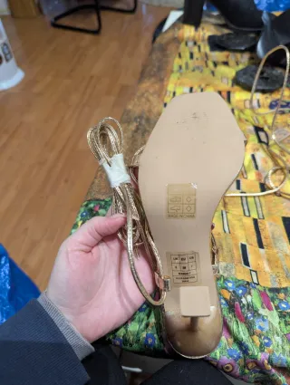 Zapatos de tacón Simmi dorados