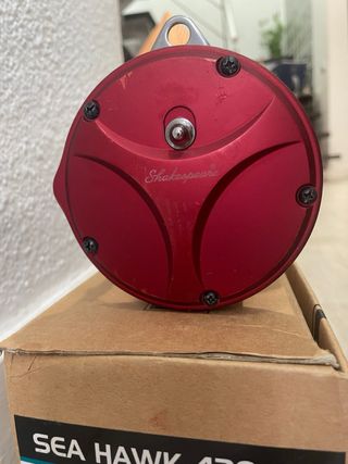 Carrete de pesca Shakespeare Rojo