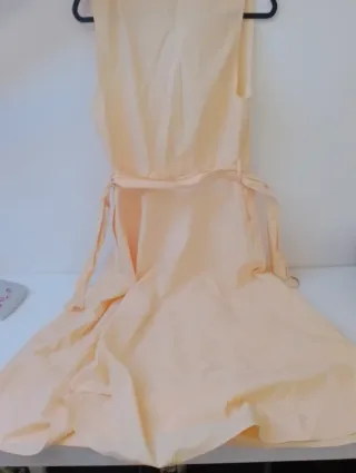 Vestido Midi Zara tono mantequilla Talla L