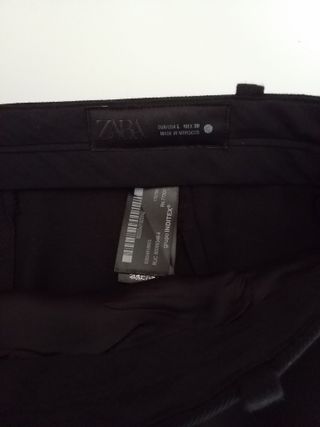 Pantalón Zara con sobrefalda