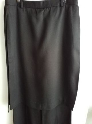 Pantalón Zara con sobrefalda