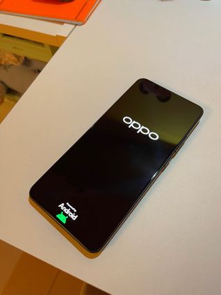Oppo Reno11 F 5G como nuevo cargador incluido