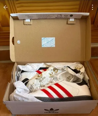 Edicion limitada Hello Kitty 50 aniversario.