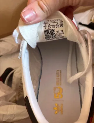 Edicion limitada Hello Kitty 50 aniversario.