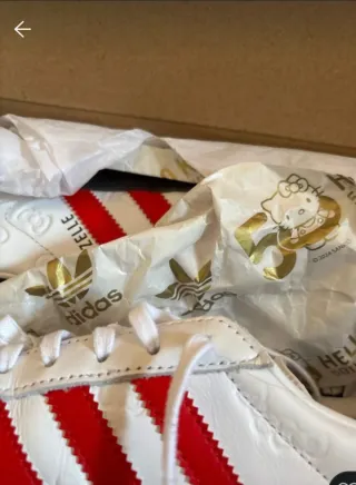 Edicion limitada Hello Kitty 50 aniversario.