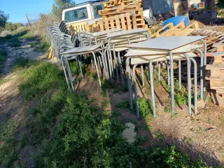 Tavoli in metallo e legno