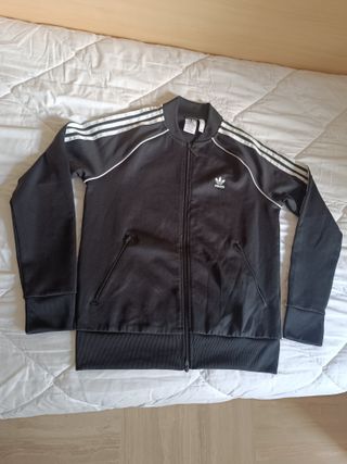 Chaqueta Adidas talla M nueva