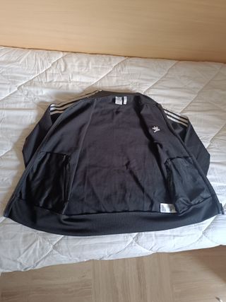 Chaqueta Adidas talla M nueva
