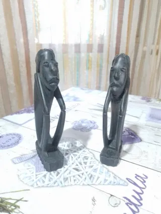 Coppia statuette legno scuro Angola.