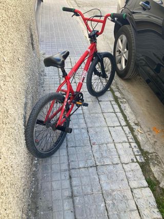 Bicicleta BMX Roja