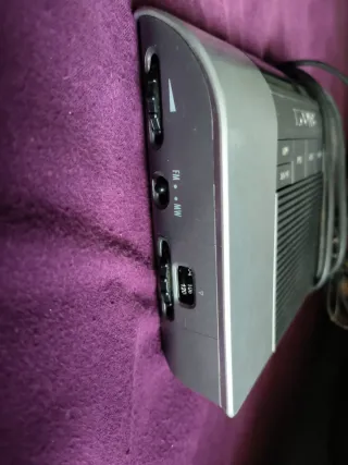 Rádio Grundig Fixa e Pilhas