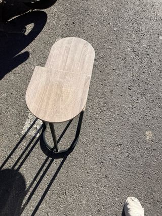 Mesa baja de comedor de madera blanca