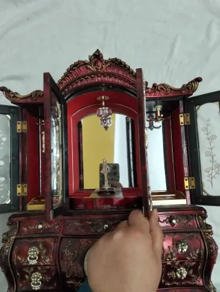 Antiguo joyero musical con reloj y bailarina