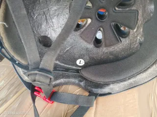 Cargador Patinete Eléctrico y Casco