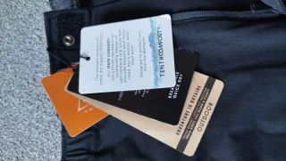 Pantalones negros trekking nuevos con etiqueta