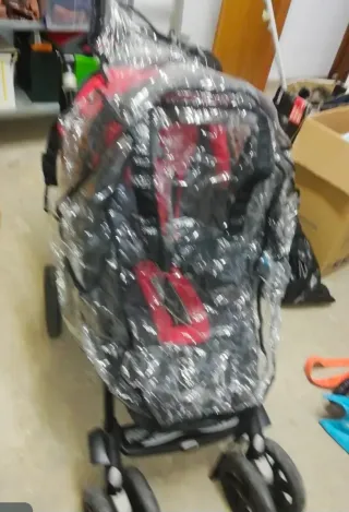 Cochecito bebé Jane rojo y negro