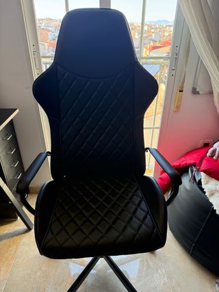Silla de escritorio negra