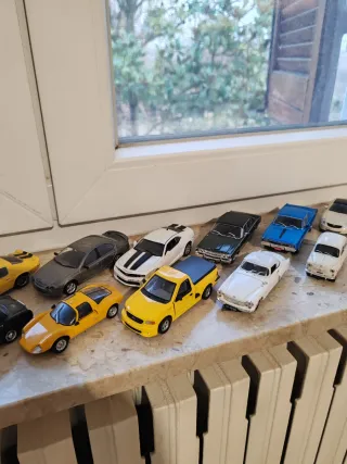 Lotto modellini auto 1:43 leggere descrizione