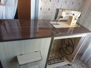 Máquina de coser ALFA antigua