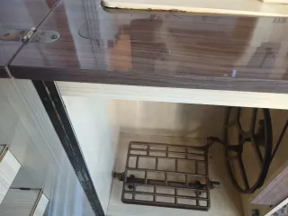 Máquina de coser ALFA antigua