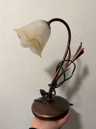 Lámpara de mesa flor metal y cristal