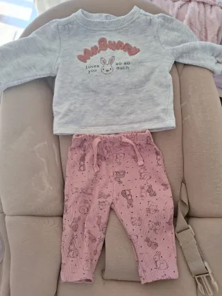 Conjunto bebé: camiseta y pantalón rosa