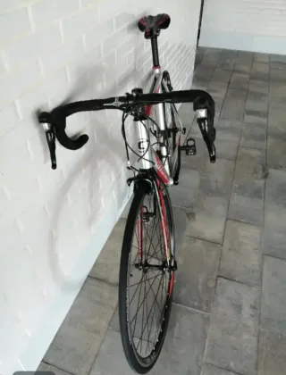 Bicicleta Cannondale Caad 8